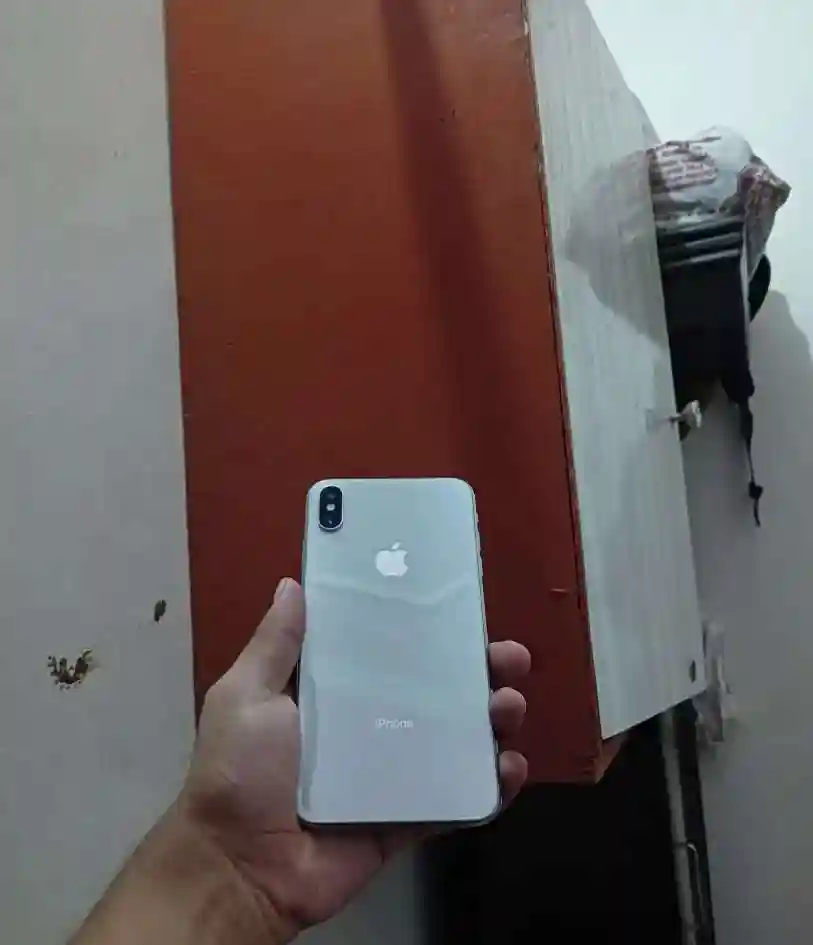 Buy Used Apple iPhone XS Max Phone Online in Goman Hera, Delhi by
